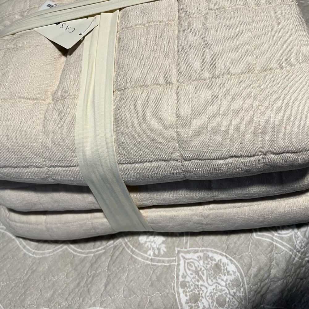 NEW! Casaluna heavyweight linen blend quilt KING PLUS - NATURAL